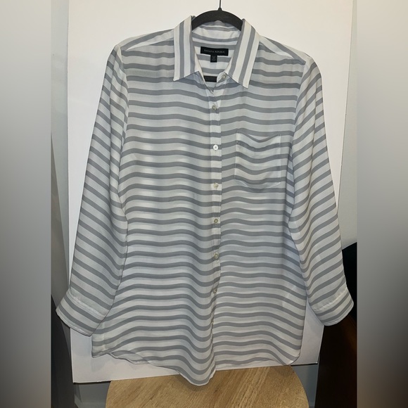 Petite 🍌 Banana Republic Button Down - Picture 2 of 13